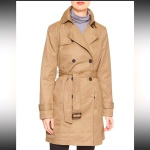 🚨HOST PICK🚨 NWOT Banana Republic Trench Coat
